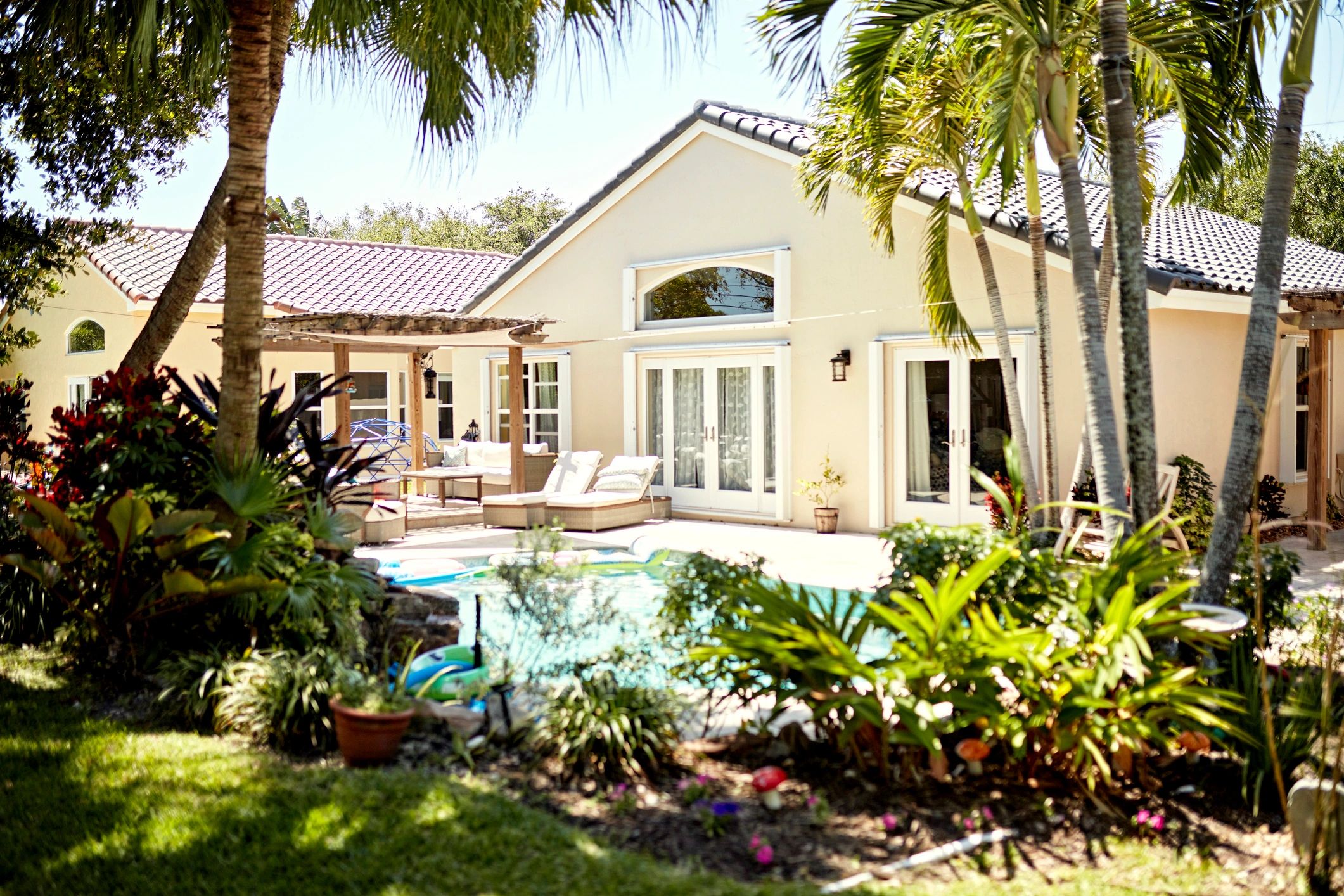 modern insulation contractor office Florida
